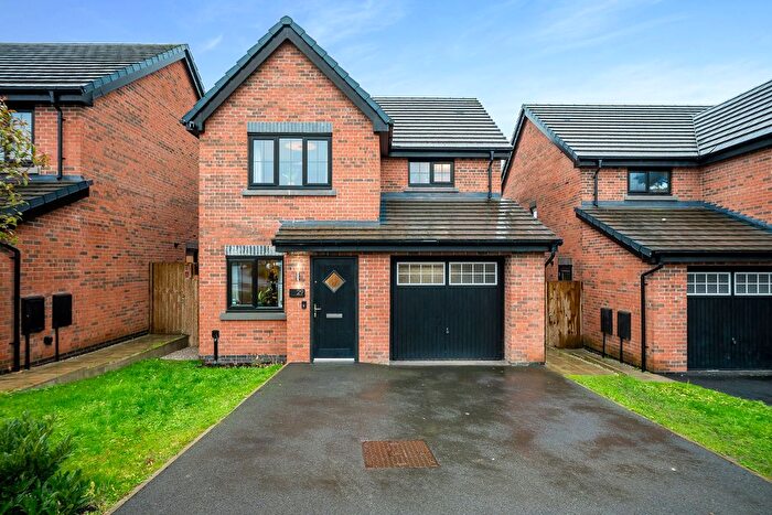 3 Bedroom Detached House For Sale In Ironstone Way, Worsley, M28