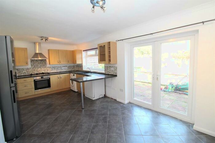 3 Bedroom House To Rent In Heol Powis, Heath, Cardiff, CF14