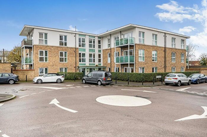 2 Bedroom Flat For Sale In Nicholls Close, Caterham, CR3