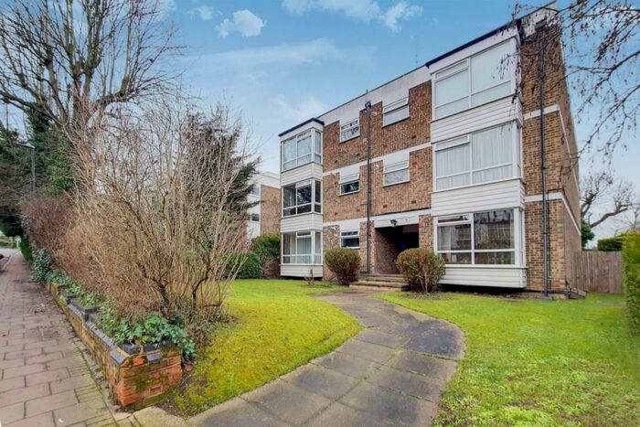 2 Bedroom Flat To Rent In Roxborough Park, Harrow, HA1
