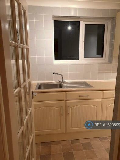 2 Bedroom Flat To Rent In Basildon, Basildon, SS13