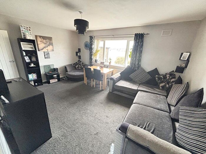 2 Bedroom Apartment For Sale In Wycliffe Avenue, Kenton, Newcastle Upon Tyne, Tyne And Wear, NE3