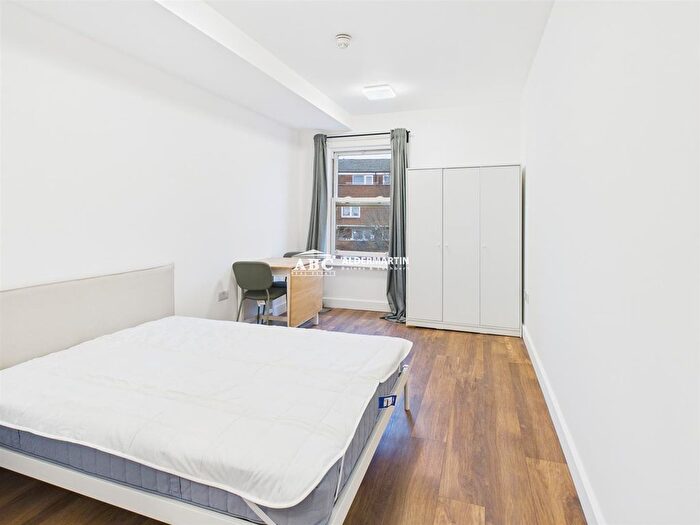 Studio To Rent In Church Road, Hendon, London, NW4