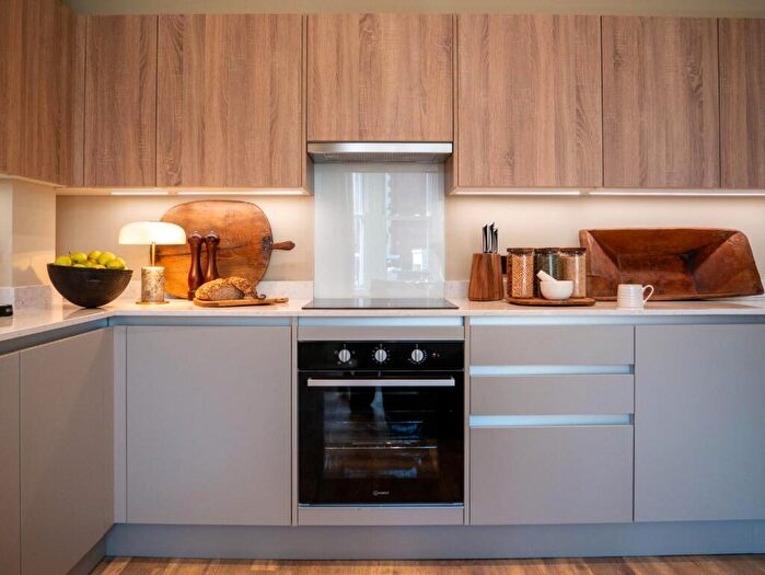 2 Bedroom Flat To Rent In Grove Road South, Southsea, PO5