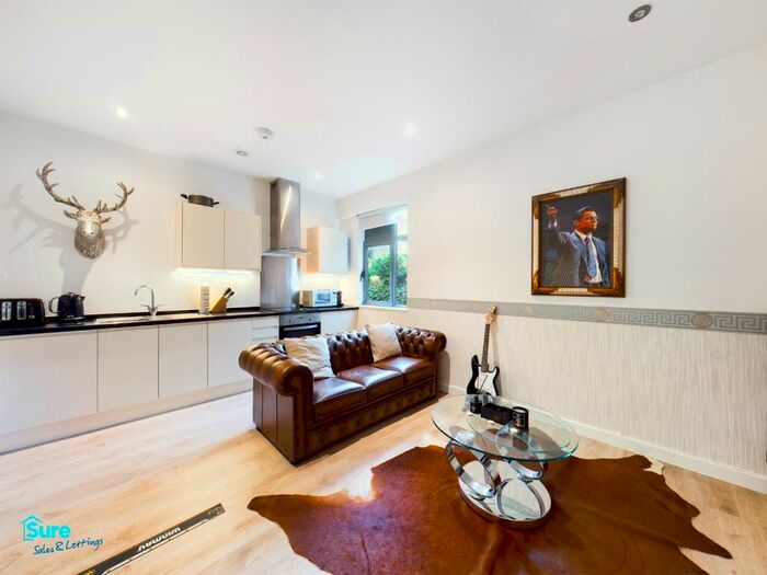 1 Bedroom Apartment To Rent In Normandy House, Wolsey Road, Hemel Hempstead, Hertfordshire, HP2