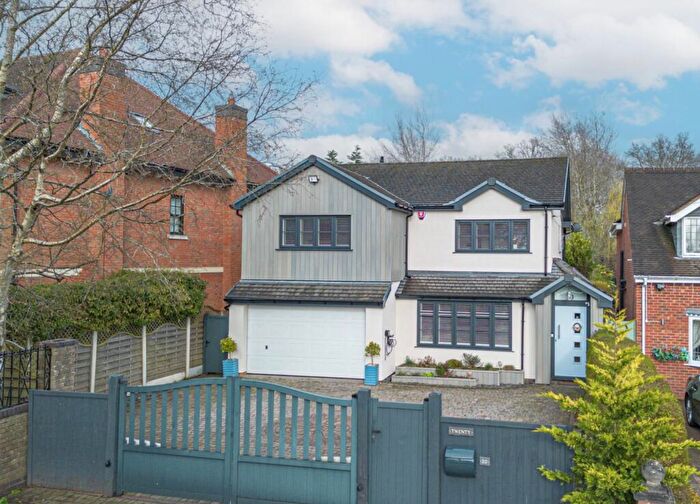 5 Bedroom Detached House For Sale In Fishers Drive, Solihull, B90