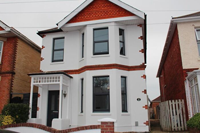 6 Bedroom House To Rent In Bedroom Detached House In Bournemouth, BH9