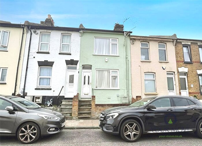 3 Bedroom Terraced House To Rent In Portland Street, Chatham, Kent, ME4