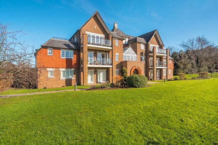 3 Bedroom Flat For Sale In West Common Road, Hayes, Kent, BR2