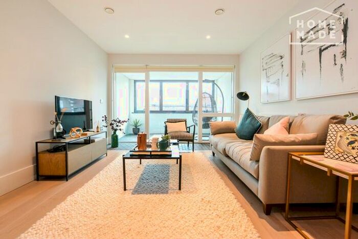 2 Bedroom Flat To Rent In Charter Place, Hounslow, TW3