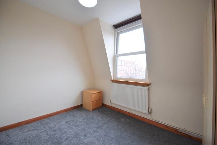 2 Bedroom Apartment To Rent In Amhurst Road, London, N16