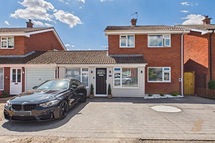 3 Bedroom Link Detached House For Sale In Croft Lea, Little Waldingfield, CO10
