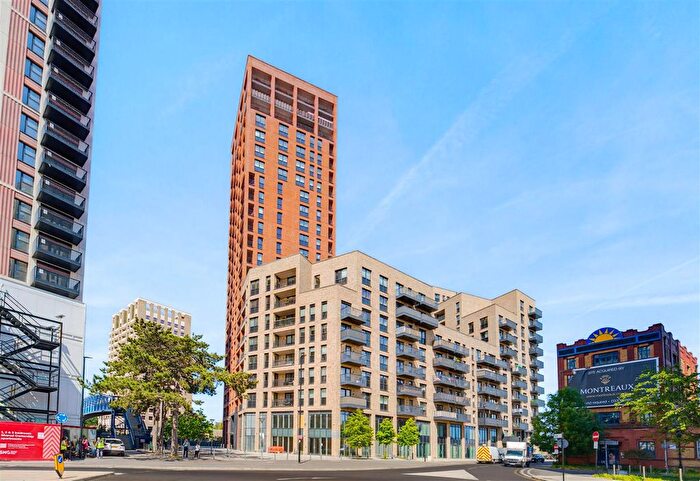 2 Bedroom Flat For Sale In Healum Avenue, Southall, UB2