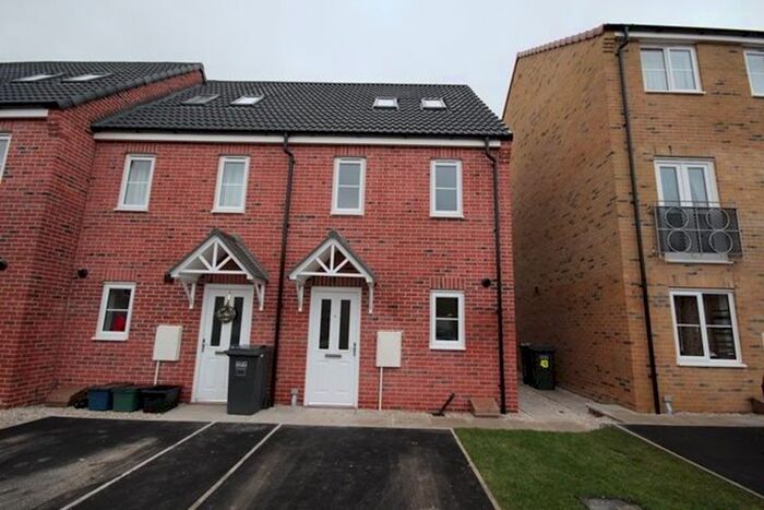 3 Bedroom Semi-Detached House To Rent In Palm House Drive, Selby, YO8