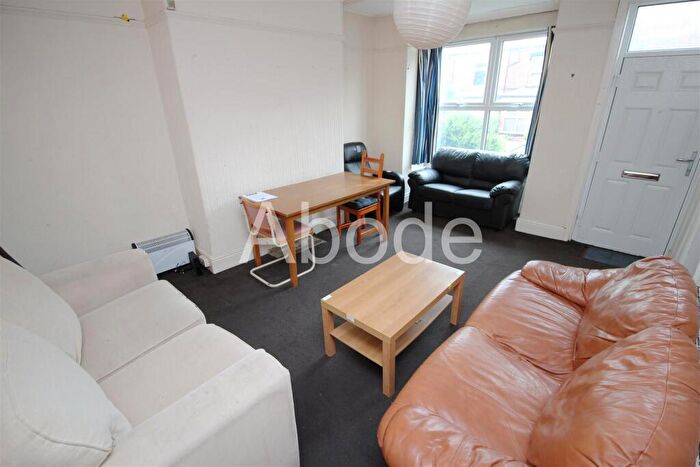 2 Bedroom House To Rent In Royal Park Avenue, Hyde Park, Leeds, LS6