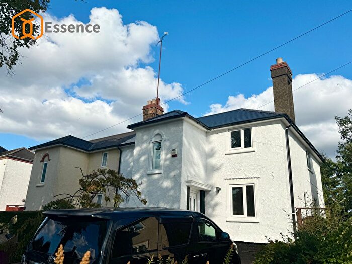 3 Bedroom Semi-Detached House To Rent In Reeves Road, Kings Heath, B14