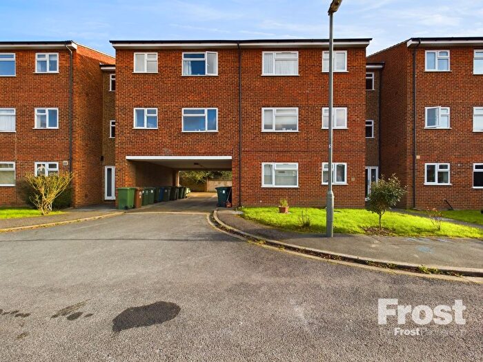 1 Bedroom Flat To Rent In Percy Avenue, Ashford, Surrey, TW15
