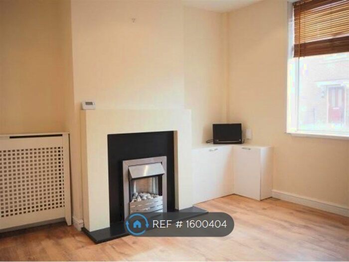 2 Bedroom Detached House To Rent In Cromwell Road, Newark, NG24