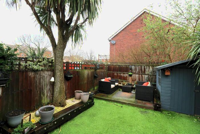 3 Bedroom Semi-Detached House To Rent In Dukes Avenue, Grays, RM17