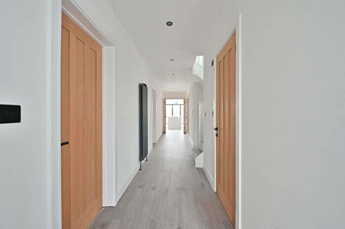 4 Bedroom Detached House To Rent In New Haw, Surrey, New Haw, Addlestone, KT15