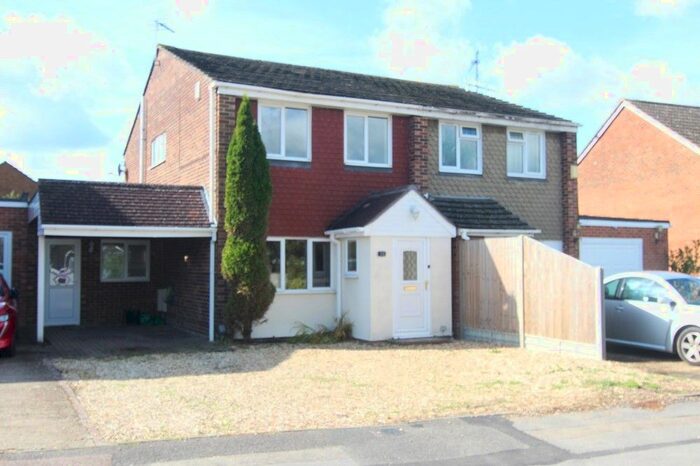 3 Bedroom Semi-Detached House To Rent In Chatsworth Avenue, Winnersh, Wokingham, RG41