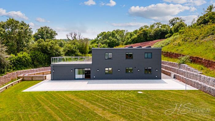 6 Bedroom Detached House For Sale In Edginswell Lane, Torquay, TQ2