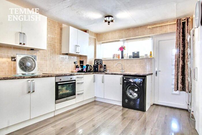 2 Bedroom Terraced House For Sale In Ballards Walk, Basildon, SS15