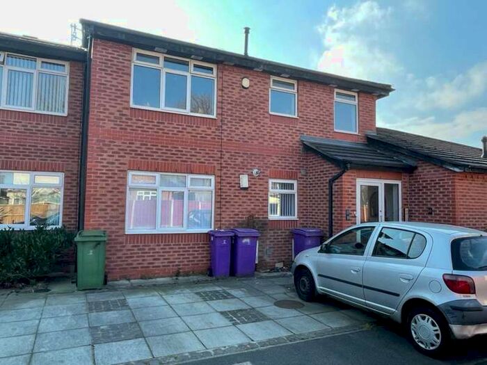 2 Bedroom Flat To Rent In Halfpenny Close, Garston, L19
