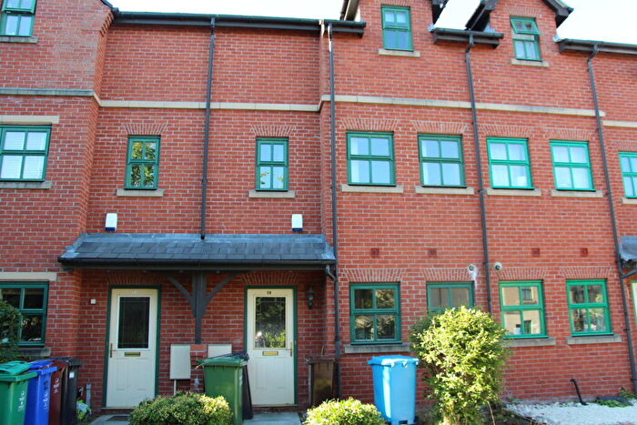 5 Bedroom Property To Rent In Schuster Road, Victoria Park, £pppw, M14