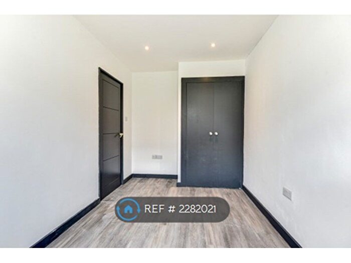 5 Bedroom Semi-Detached House To Rent In Falmer Gardens, Brighton, BN2