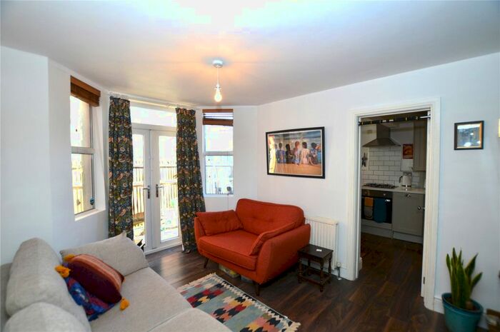 2 Bedroom Flat To Rent In Crowther Road, London, SE25