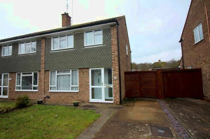 4 Bedroom Semi-Detached House To Rent In Nobles Way, Egham TW20