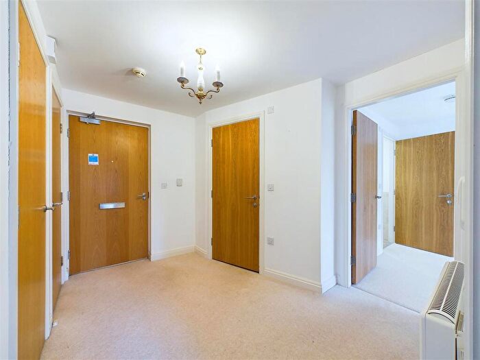 2 Bedroom Apartment For Sale In Townhead Road, Dore, Sheffield, S17