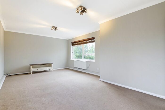 2 Bedroom Flat To Rent In Denmark Avenue, London, SW19
