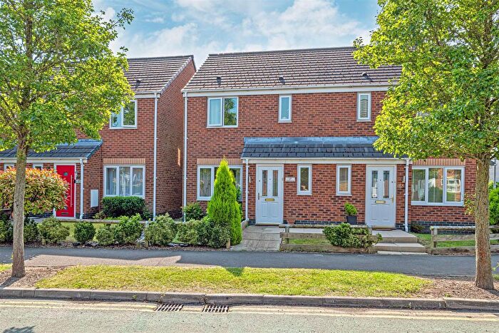 3 Bedroom Semi-Detached House To Rent In Charlotte Grove, Great Sankey, Warrington, WA5