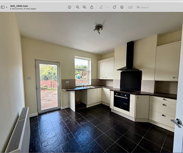 3 Bedroom End Of Terrace House To Rent In St Thomas Street, Chesterfield, Derbyshire, S40