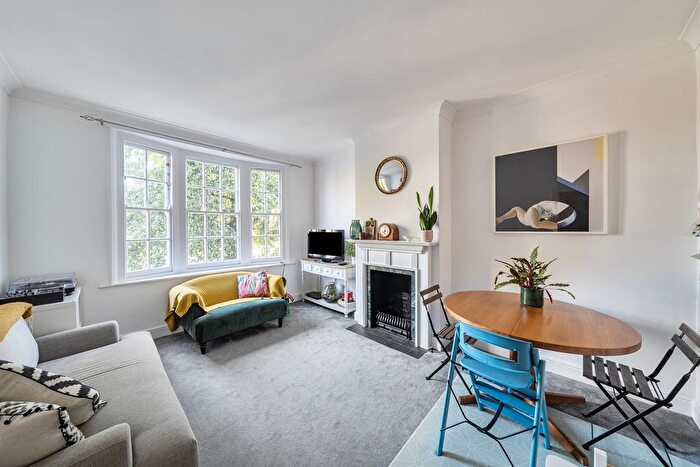 3 Bedroom Flat For Sale In Pitshanger Lane, London, W5