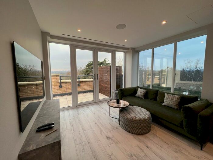 1 Bedroom Flat To Rent In Cockfosters Road, Barnet, EN4