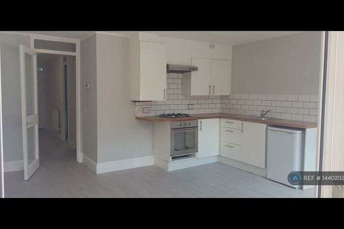 1 Bedroom Flat To Rent In Reginald Road, London, SE8