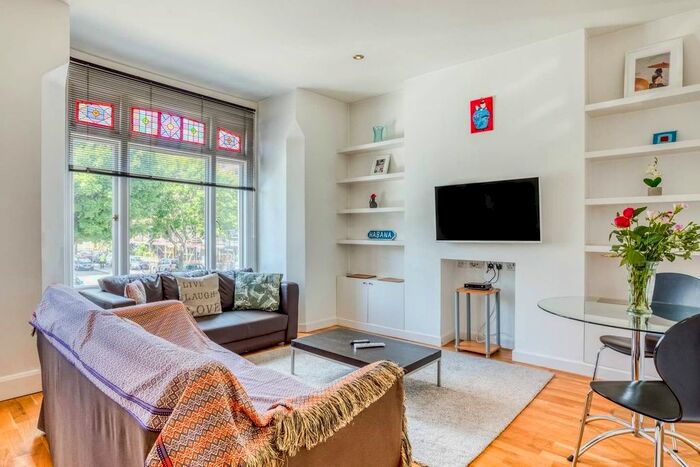 2 Bedroom Flat To Rent In Fabian Road, London, SW6