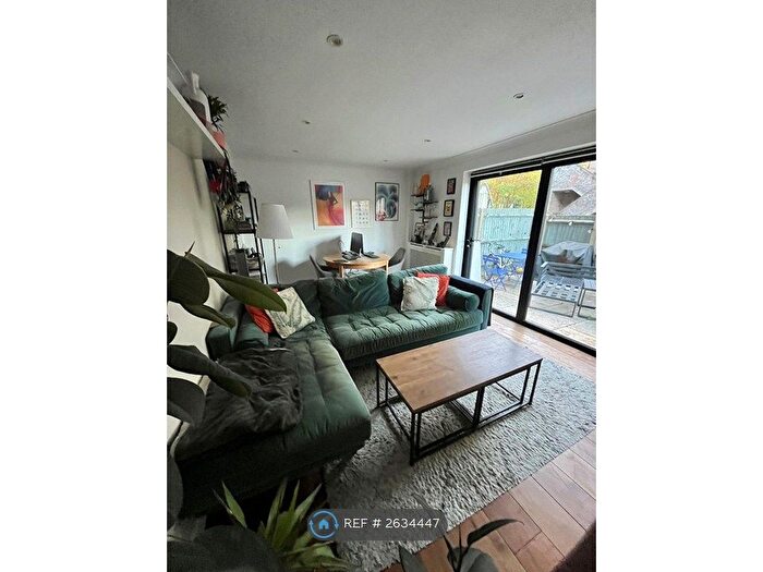 2 Bedroom Maisonette To Rent In Littlestone Close, Beckenham, BR3