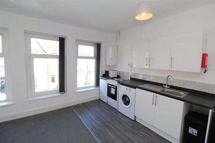 1 Bedroom Flat To Rent In Donald Street, Roath, CF24