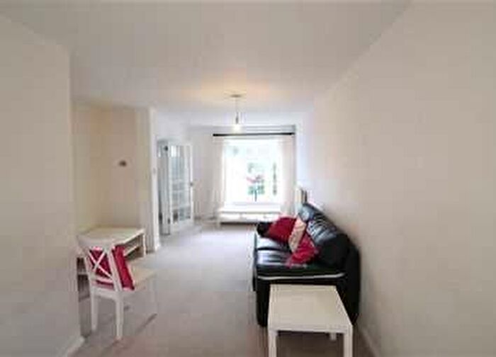 3 Bedroom End Of Terrace House To Rent In Rowan Gardens, Croydon, CR0
