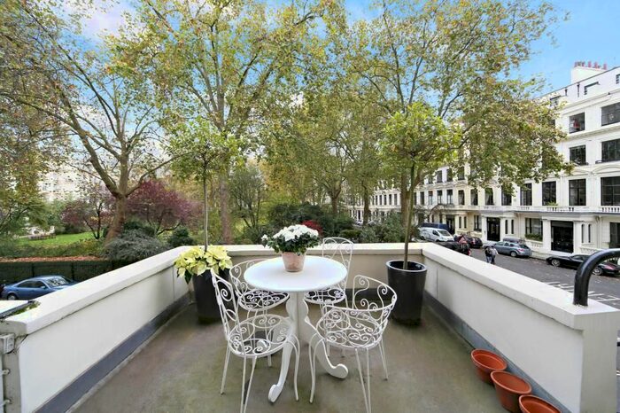2 Bedroom Flat To Rent In Cleveland Square, London, W2