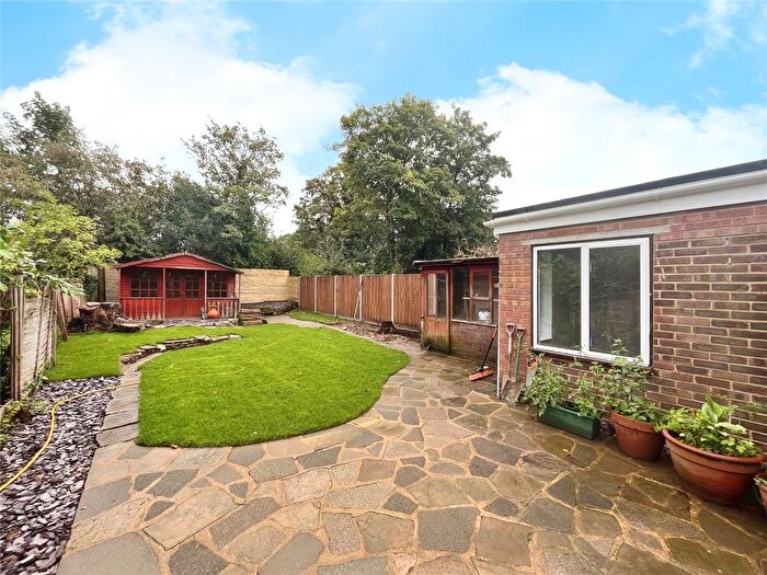 4 Bedroom Semi-Detached House To Rent In Stratton Road, Lower Sunbury, TW16