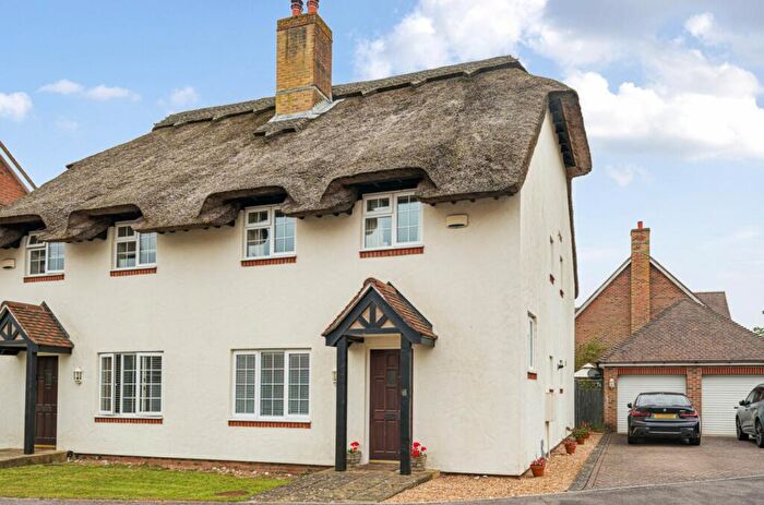 3 Bedroom Semi-Detached House For Sale In Waterford Gardens, Climping, BN17