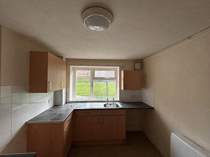 2 Bedroom Flat For Sale In Flat Hunters Hill, Burghfield Common, Reading, Berkshire, RG7