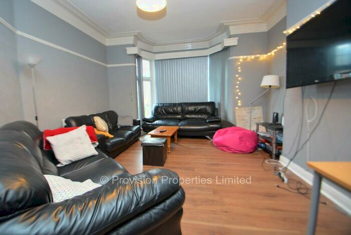 9 Bedroom Terraced House To Rent In Kirkstall Lane, Headingley, Leeds, LS6