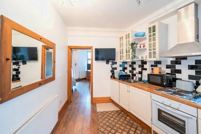 3 Bedroom Flat To Rent In Cockspur Street, St James's, London, SW1Y