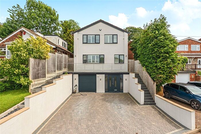 4 Bedroom Detached House For Sale In Mount Pleasant, Biggin Hill, Westerham, Kent, TN16